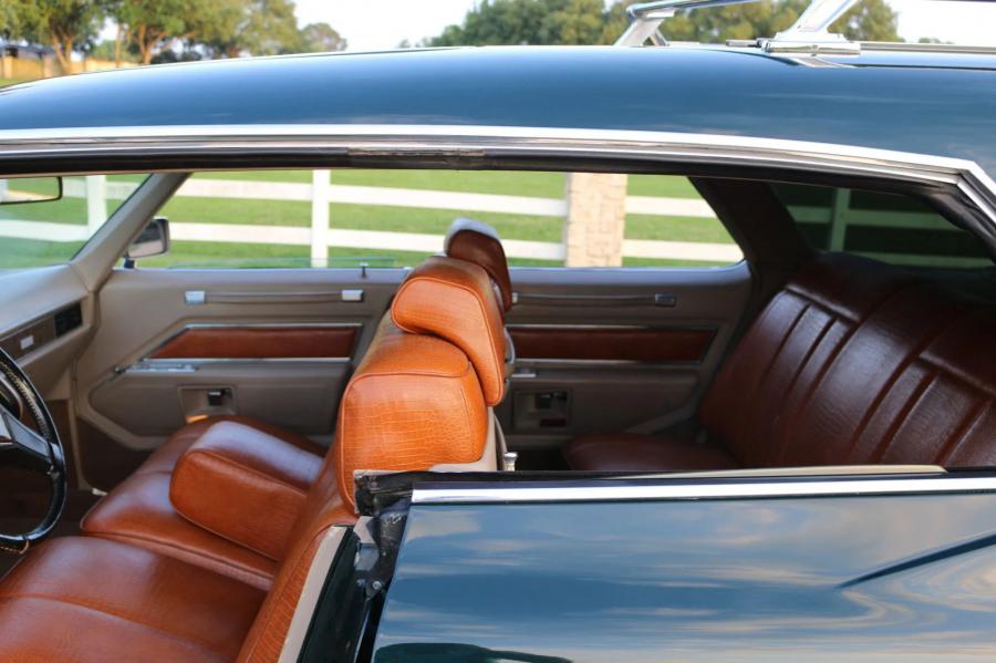 Интерьер Cadillac DeVille 9-passenger Station Wagon by WISCO (B9114767) 1969 года  (фото 117 из 147)